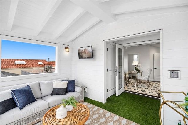 126 Ruby Avenue, Newport Beach, CA 92662