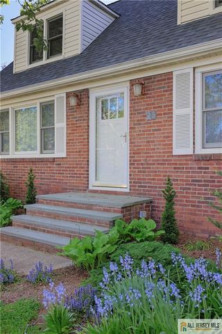 25 Voorhees Place, Metuchen, NJ 08840