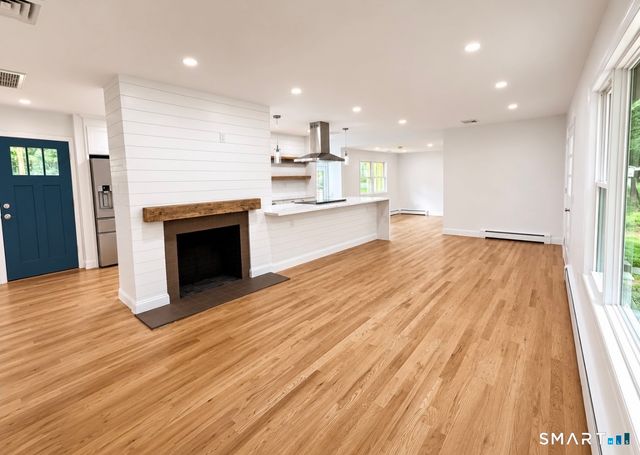 106 Glenwood Road, Clinton, CT 06413