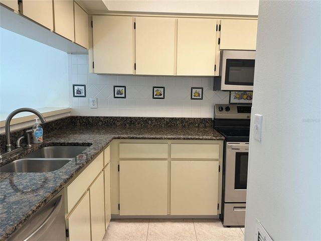 3004 BONAVENTURE CIRCLE 102, Palm Harbor, FL 34684