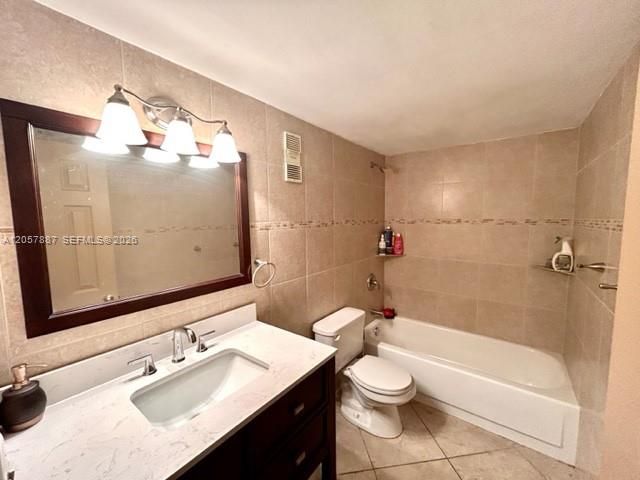 3905 N Nob Hill Rd 312, Sunrise, FL 33351