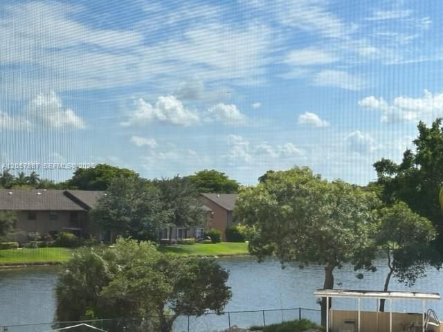 3905 N Nob Hill Rd 312, Sunrise, FL 33351