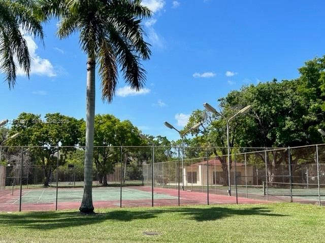 3905 N Nob Hill Rd 312, Sunrise, FL 33351