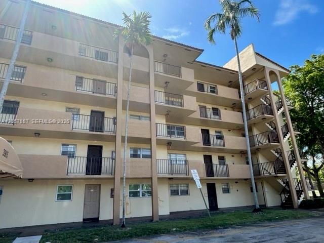 3905 N Nob Hill Rd 312, Sunrise, FL 33351