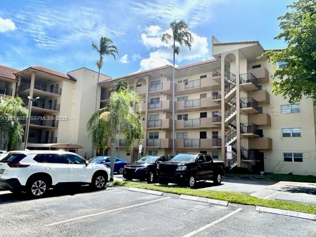 3905 N Nob Hill Rd 312, Sunrise, FL 33351