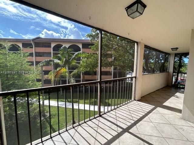 3905 N Nob Hill Rd 312, Sunrise, FL 33351