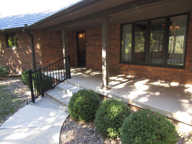 160 S Estates Dr., Salina, KS 67401