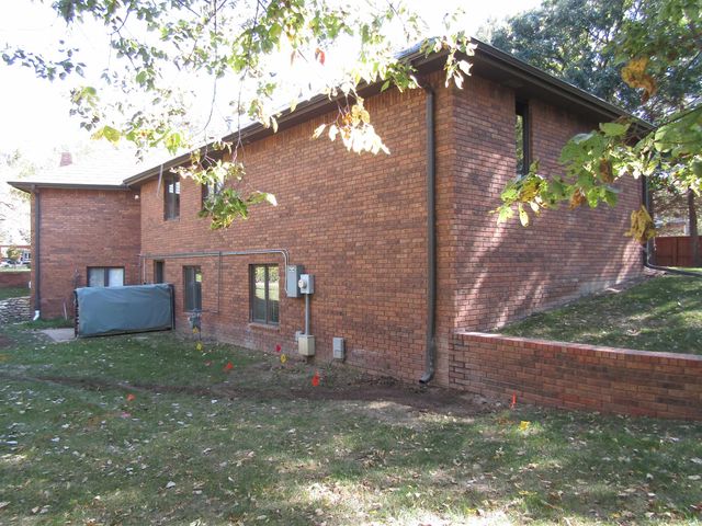 160 S Estates Dr., Salina, KS 67401