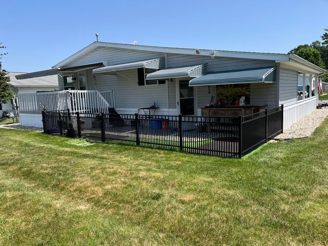 7286 Oak Brook Circle, Portage City, MI 49002