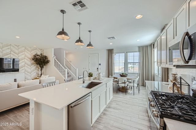 10155 E ULYSSES Avenue, Mesa, AZ 85212