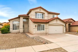 8952 E Rainsage Street, Tucson, AZ 85747