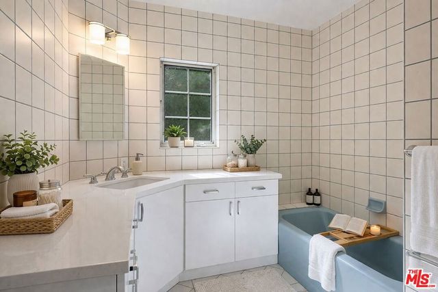 11734 Sunshine Terrace, Studio City, CA 91604