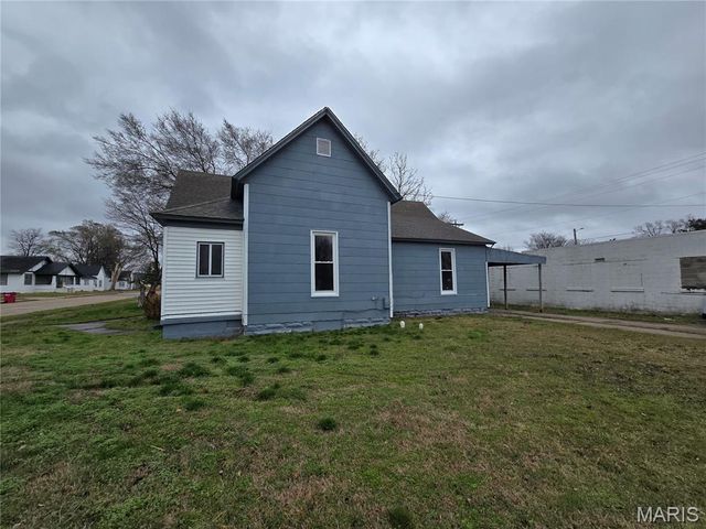 303 Greer Avenue, Sikeston, MO 63801