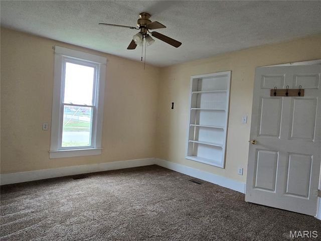 303 Greer Avenue, Sikeston, MO 63801