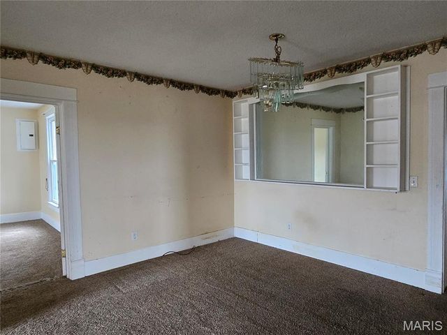 303 Greer Avenue, Sikeston, MO 63801