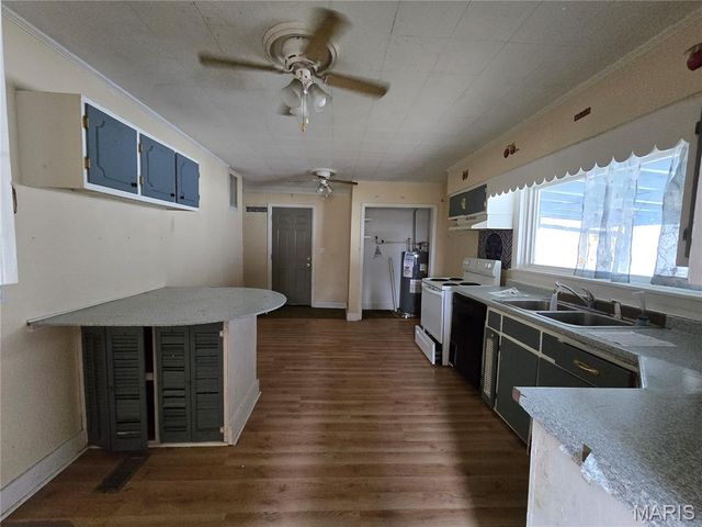 303 Greer Avenue, Sikeston, MO 63801