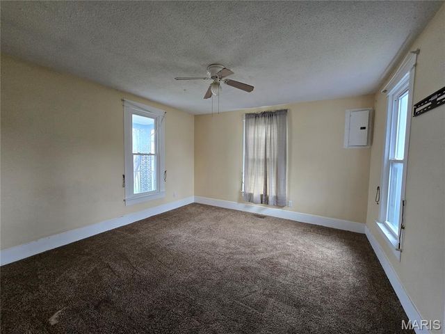 303 Greer Avenue, Sikeston, MO 63801