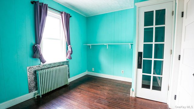 14 Easton Street, Lindenhurst, NY 11757