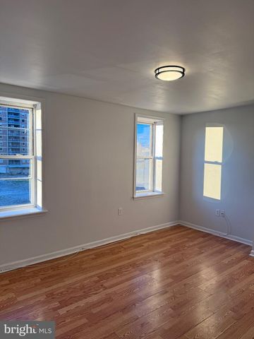 2427 N 10TH ST, Philadelphia, PA 19133