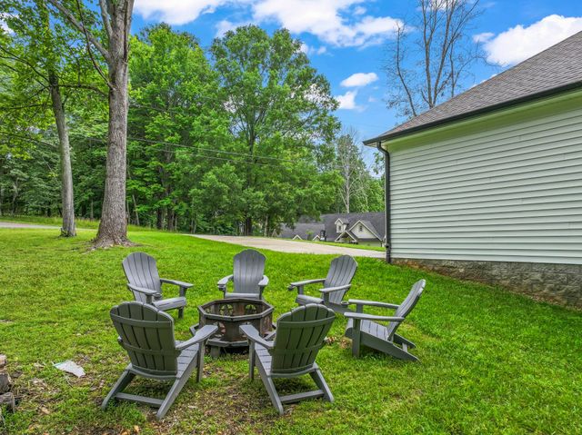 18 Shady Cove Ln, Winchester, TN 37398