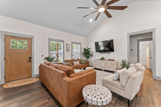 18 Shady Cove Ln, Winchester, TN 37398