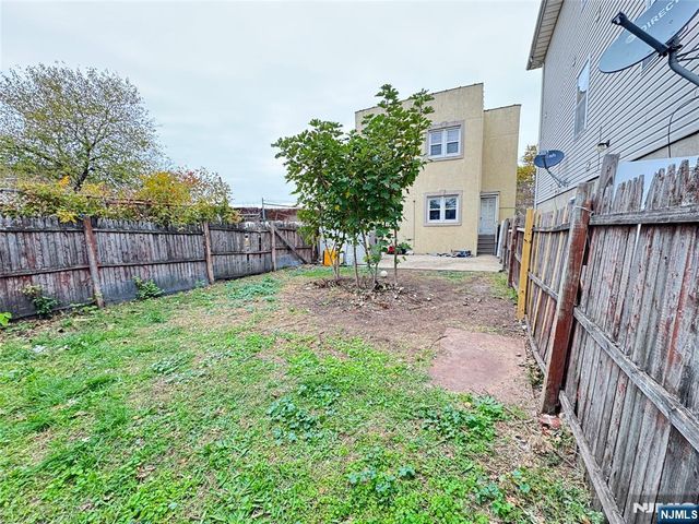 233 Malvern Street, Newark, NJ 07105