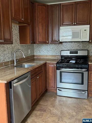 233 Malvern Street, Newark, NJ 07105