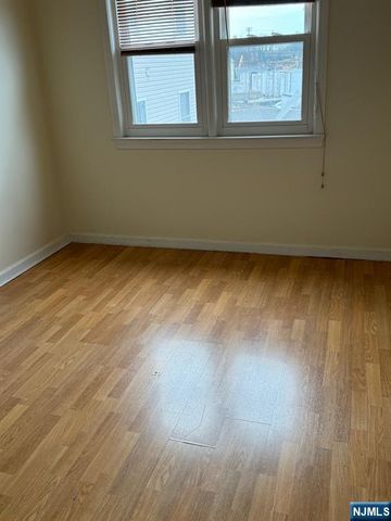 233 Malvern Street, Newark, NJ 07105
