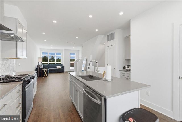 2018 TYSONS RIDGELINE RD, Falls Church, VA 22043