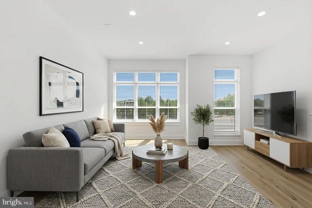 2018 TYSONS RIDGELINE RD, Falls Church, VA 22043