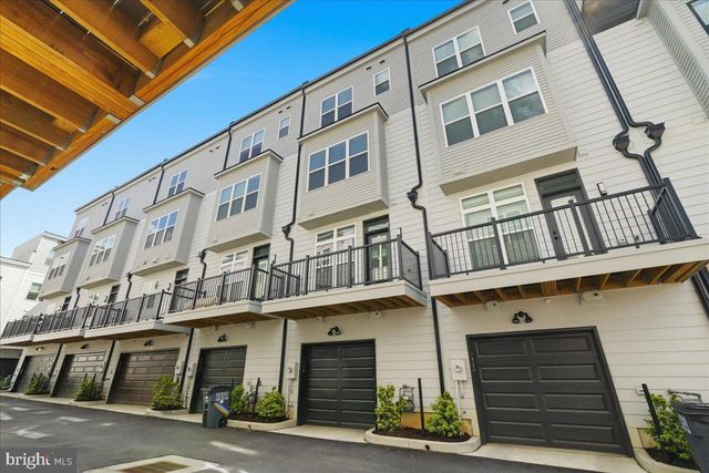 2018 TYSONS RIDGELINE RD, Falls Church, VA 22043