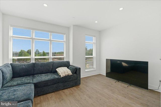 2018 TYSONS RIDGELINE RD, Falls Church, VA 22043