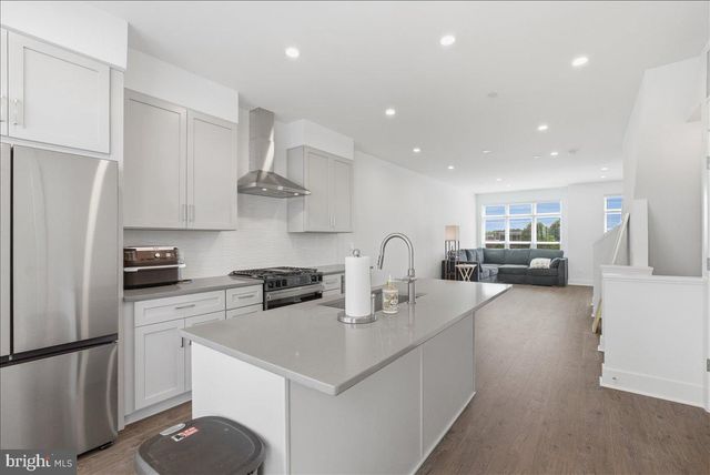 2018 TYSONS RIDGELINE RD, Falls Church, VA 22043