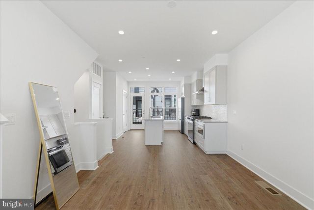 2018 TYSONS RIDGELINE RD, Falls Church, VA 22043
