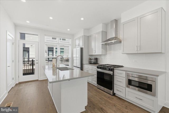 2018 TYSONS RIDGELINE RD, Falls Church, VA 22043