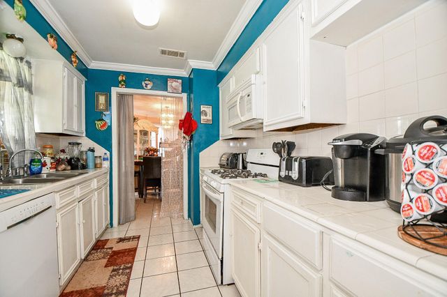 2923 W Greens Rd Road, Houston, TX 77067