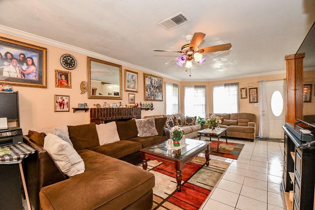 2923 W Greens Rd Road, Houston, TX 77067