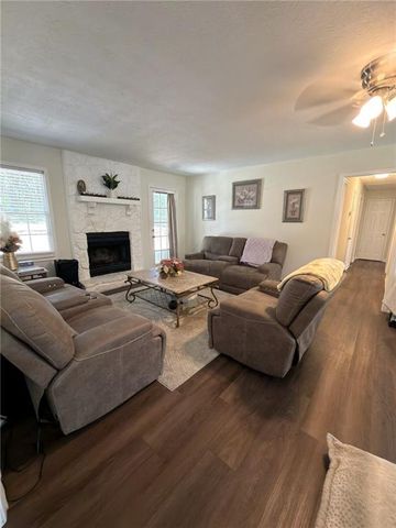 3760 Sunny Hill Drive, Loganville, GA 30052