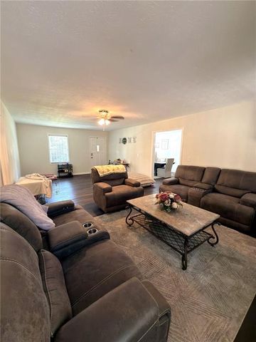 3760 Sunny Hill Drive, Loganville, GA 30052