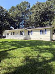 3760 Sunny Hill Drive, Loganville, GA 30052