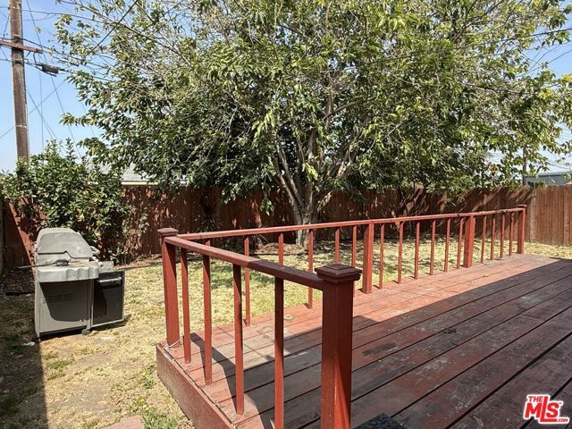 11233 Raymond Avenue, Los Angeles, CA 90044