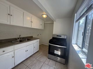 11233 Raymond Avenue, Los Angeles, CA 90044