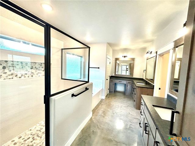 3 Saul Dr, Lampasas, TX 76550