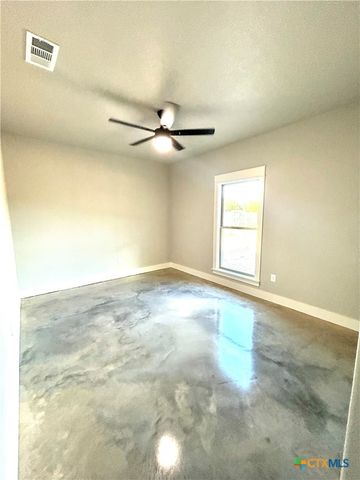 3 Saul Dr, Lampasas, TX 76550