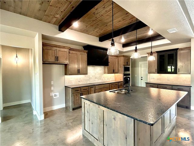 3 Saul Dr, Lampasas, TX 76550