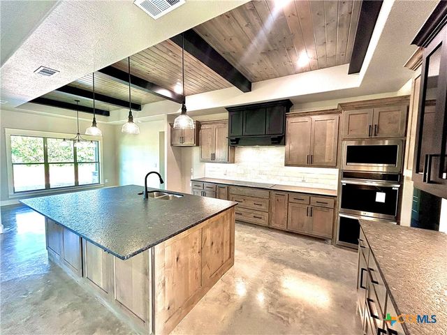 3 Saul Dr, Lampasas, TX 76550