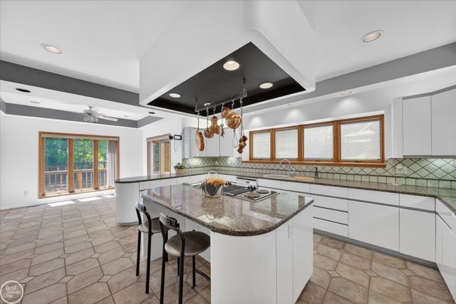 1 Beckford Place, Clarkston, MI 48348