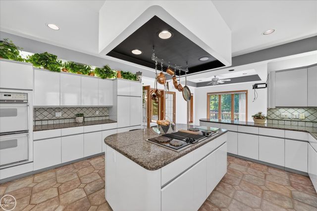 1 Beckford Place, Clarkston, MI 48348