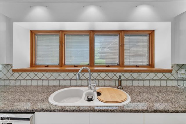 1 Beckford Place, Clarkston, MI 48348