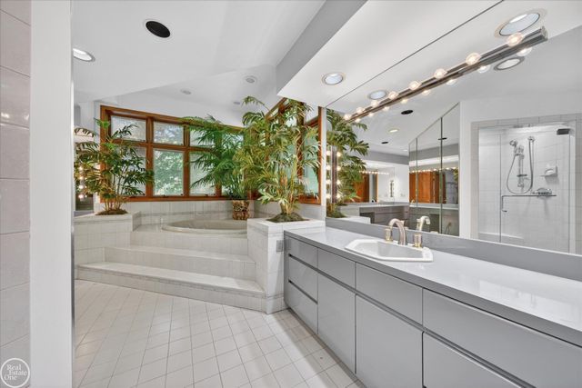 1 Beckford Place, Clarkston, MI 48348